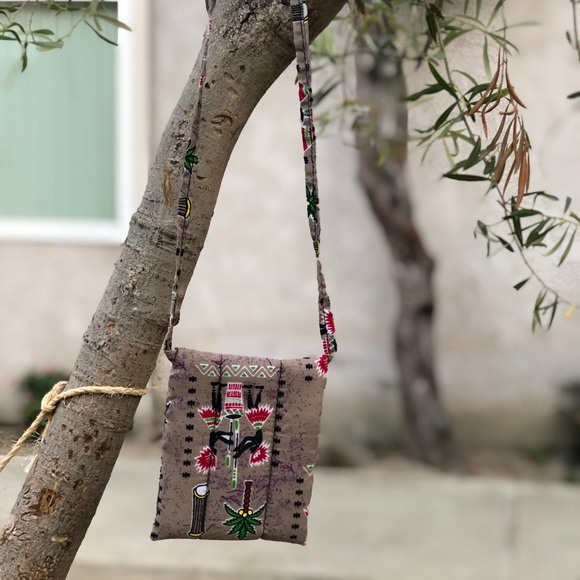 NW West African Crossbody bag, Sz 5”LX5.5”H - Picture 3 of 5